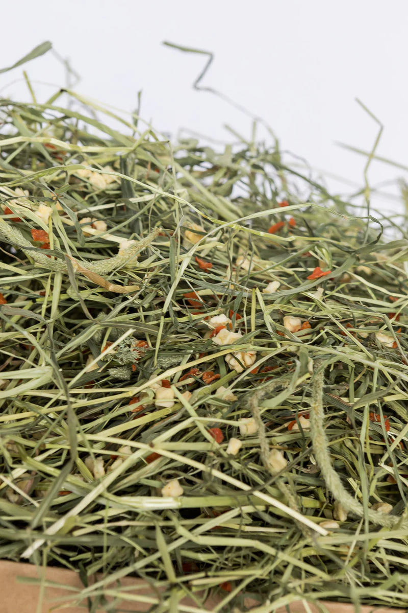 Carrot & Apple Timothy Feeding Hay